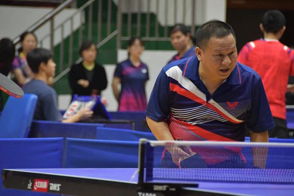 图为大象影视大全在线观看院长肖百荣认真备战